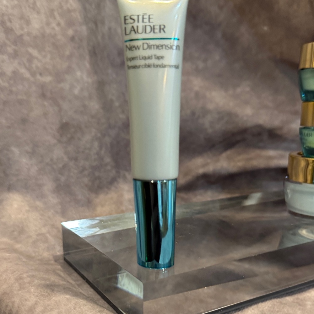 Estee Lauder‎ New Dimension Skincare Moisturizer with Silver and Blue Accents